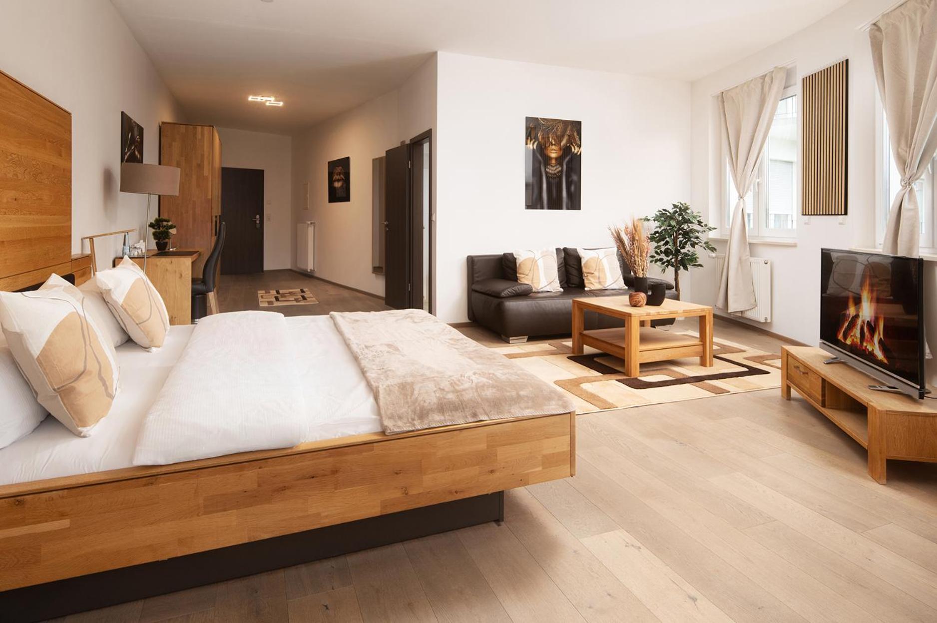 Hotel Vier Jahreszeiten Therme & Kliniken Bad Krozingen Naehe Freiburg & Schwarzwald Ideal Fuer Wellness Kur & Business Ausfluege 24H Check In- Wlan & Parken Gratis Exterior photo