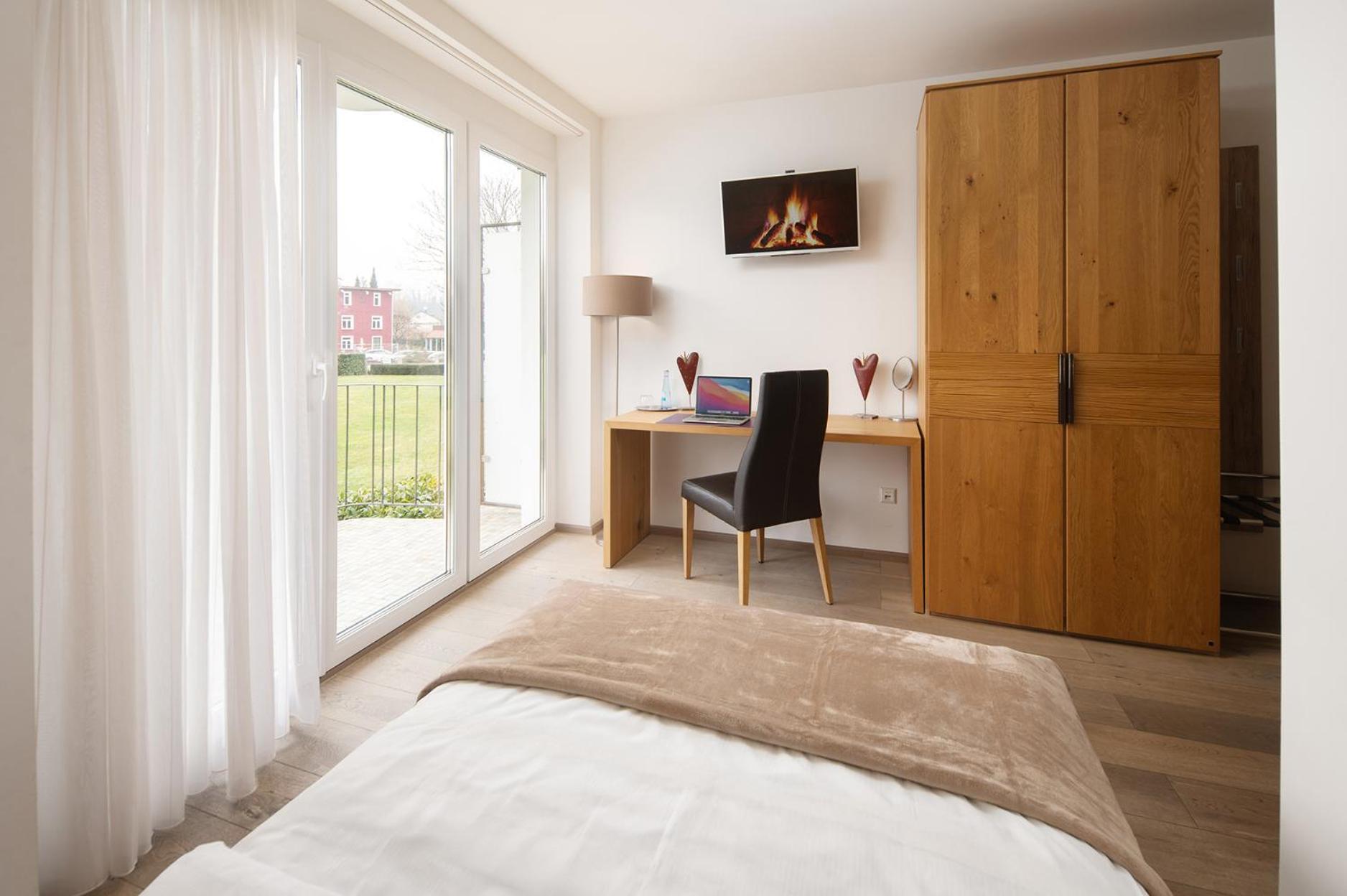 Hotel Vier Jahreszeiten Therme & Kliniken Bad Krozingen Naehe Freiburg & Schwarzwald Ideal Fuer Wellness Kur & Business Ausfluege 24H Check In- Wlan & Parken Gratis Exterior photo
