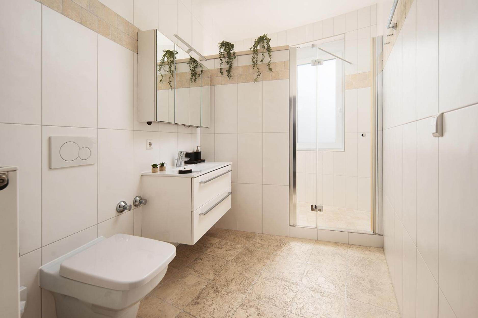 Hotel Vier Jahreszeiten Therme & Kliniken Bad Krozingen Naehe Freiburg & Schwarzwald Ideal Fuer Wellness Kur & Business Ausfluege 24H Check In- Wlan & Parken Gratis Exterior photo